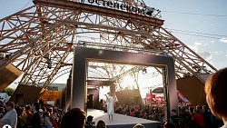 Новые подробности первого показа мод в челябинском Париже