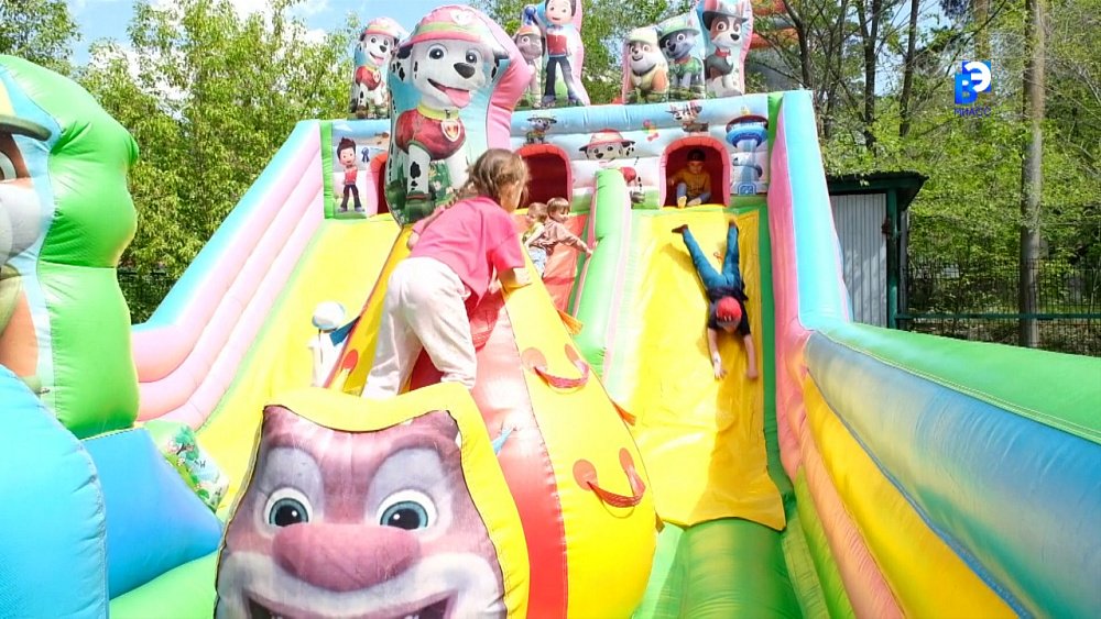 Миасс встретил первый летний праздник детства