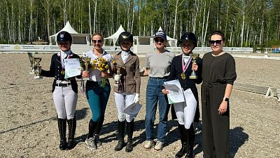 Челябинские спортсменки завоевали медали на первенстве УрФО по конному спорту