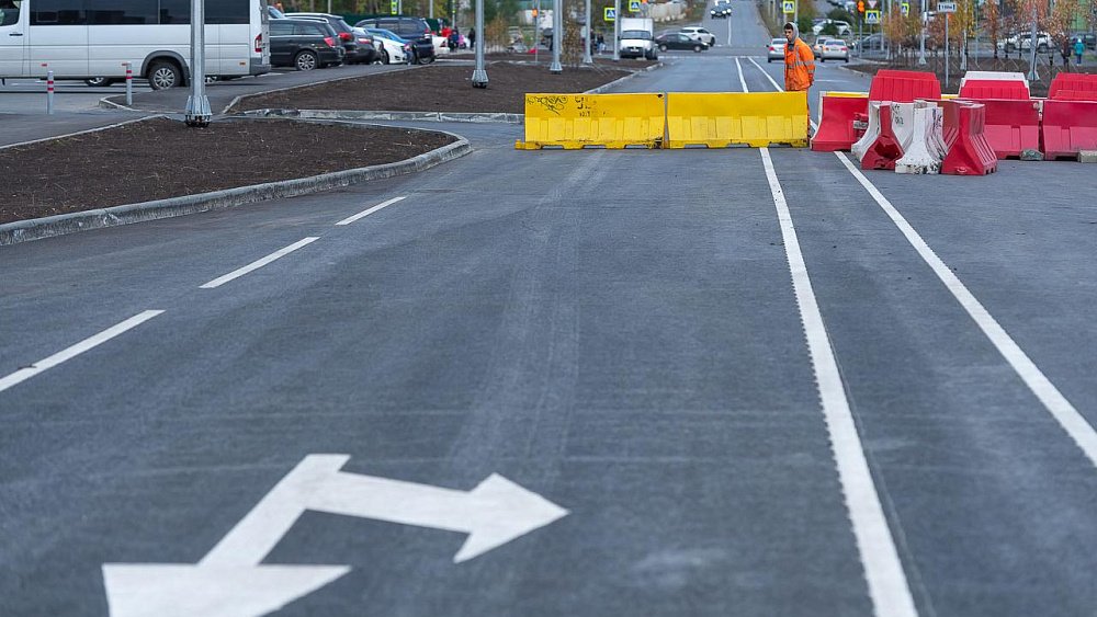 В Челябинске одновременно ремонтируется 24 дорожных объекта