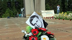 На месте железнодорожной катастрофы под Ашой прошел траурный митинг