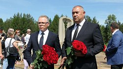 На месте железнодорожной катастрофы под Ашой прошел траурный митинг