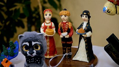 Миасские мастерицы делают игрушки из папье-маше