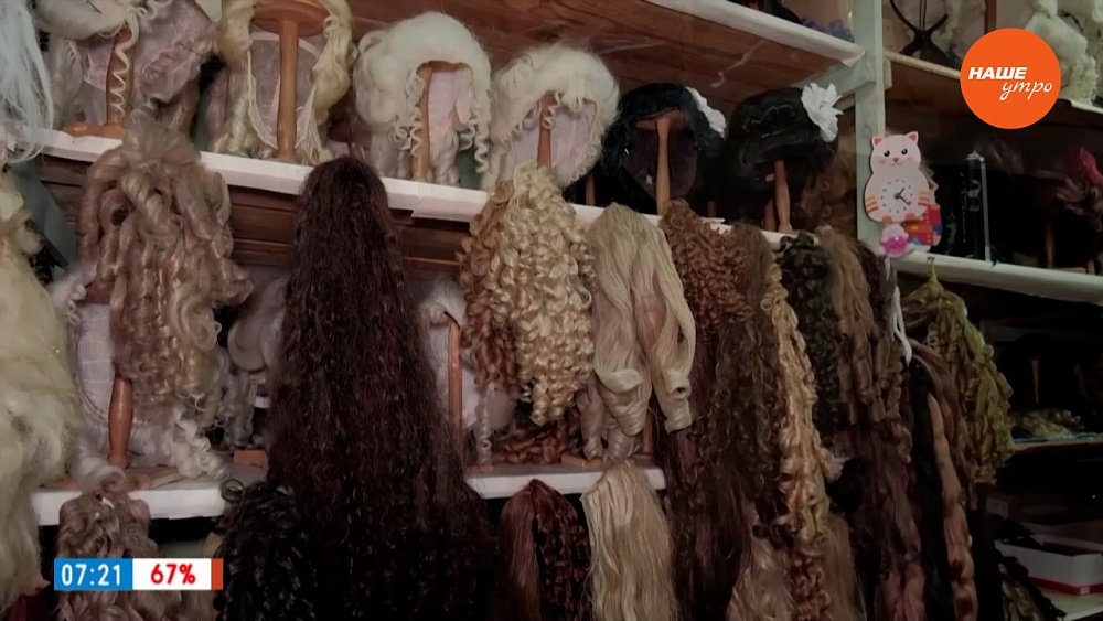 Работа гримерно-парикмахерского цеха в рубрике «Театральная шпаргалка»