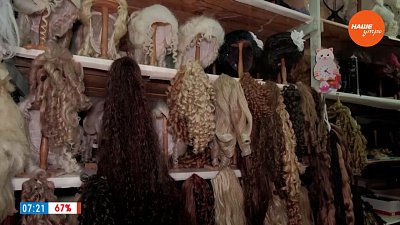 Работа гримерно-парикмахерского цеха в рубрике «Театральная шпаргалка»