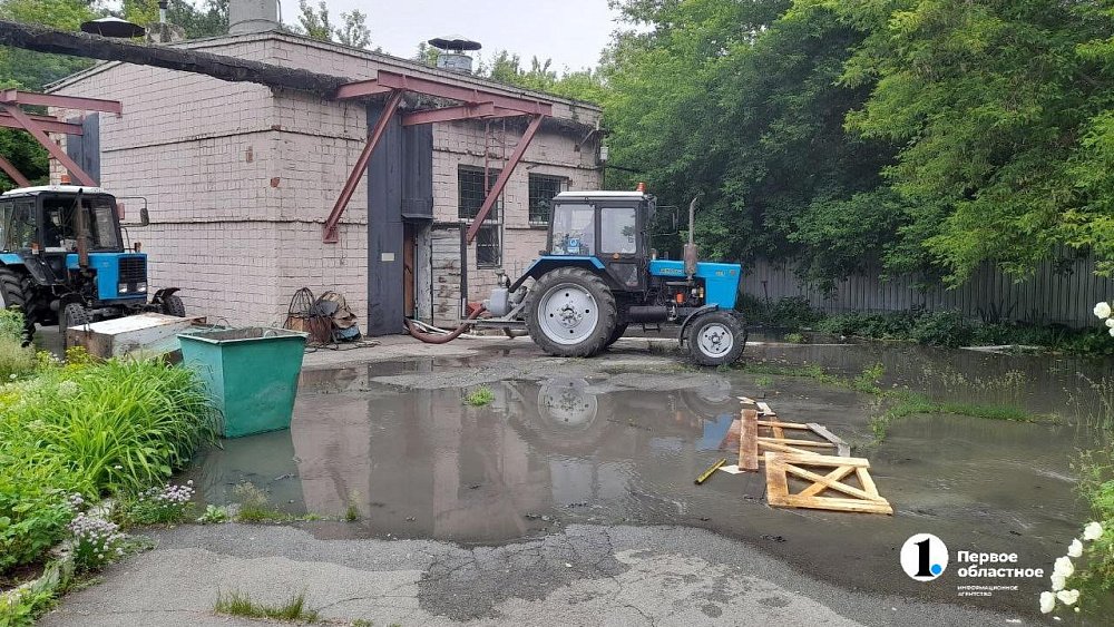 Челябинцы пожаловались на разлив канализации возле Первого озера