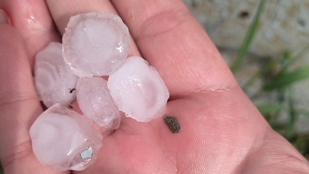 Крупный град прошел в Челябинской области