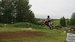 Челябинские гонщики одержали победу на региональных соревнованиях по мотокроссу