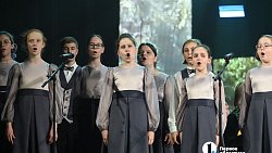 Алексей Текслер вручил госнаграды участникам СВО на концерте в честь Дня России