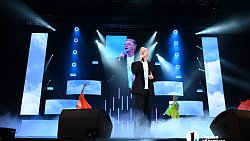 Алексей Текслер вручил госнаграды участникам СВО на концерте в честь Дня России