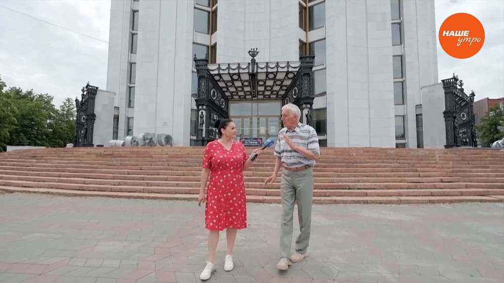 Хранитель истории Челябинского театра драмы в сюжете «Юбилей Ермолаича»