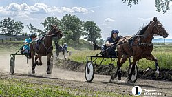 Конные бега в Уйском районе собрали участников и зрителей со всей Челябинской области