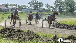 Конные бега в Уйском районе собрали участников и зрителей со всей Челябинской области