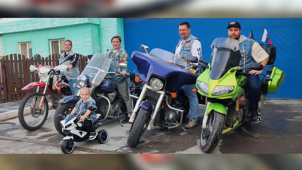 Челябинская семья объездила на мотоциклах пол‑России