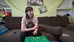 Школьник из Златоуста слепил коллекцию человечков с приборами вместо голов