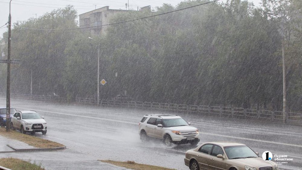 Штормовое предупреждение из‑за ливней и града объявили в Челябинской области