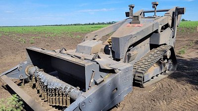 Глава МЧС испытал минную технику Южного Урала