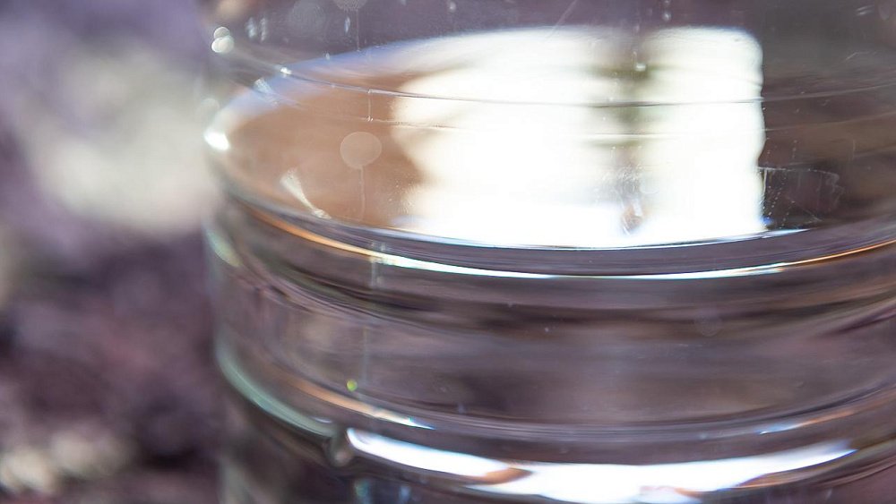 Обратный осмос и озонирование: о производстве чистейшей питьевой воды рассказали на заводе в селе Кизильском