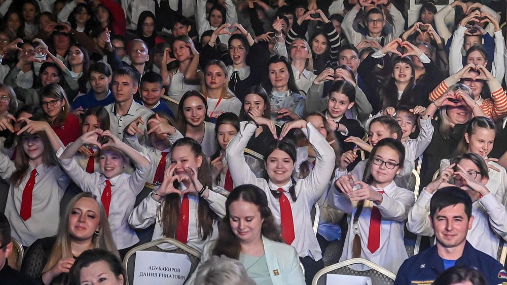 Почти 140 тысяч детей вступили в «Движение первых» в Челябинской области