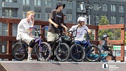 В центре Челябинска открыли скейт‑парк с новыми фигурами