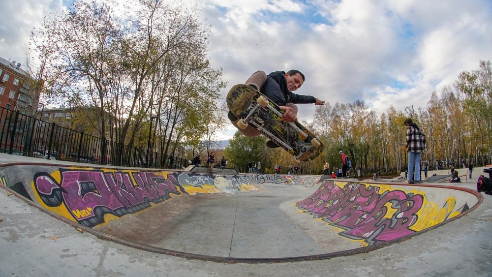 Андеграунд, спортивная дисциплина или хобби для взрослых: как развивается скейтбординг в Челябинске