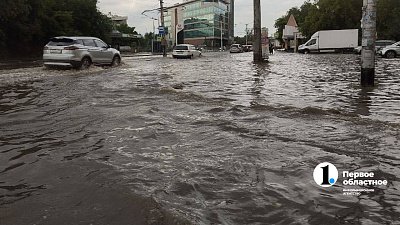 В Челябинске ливень затопил улицы, дома и автомобили