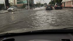 В Челябинске ливень затопил улицы, дома и автомобили