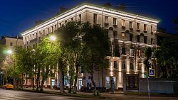 В Челябинске декоративная подсветка появилась на многоквартирных домах трех районов