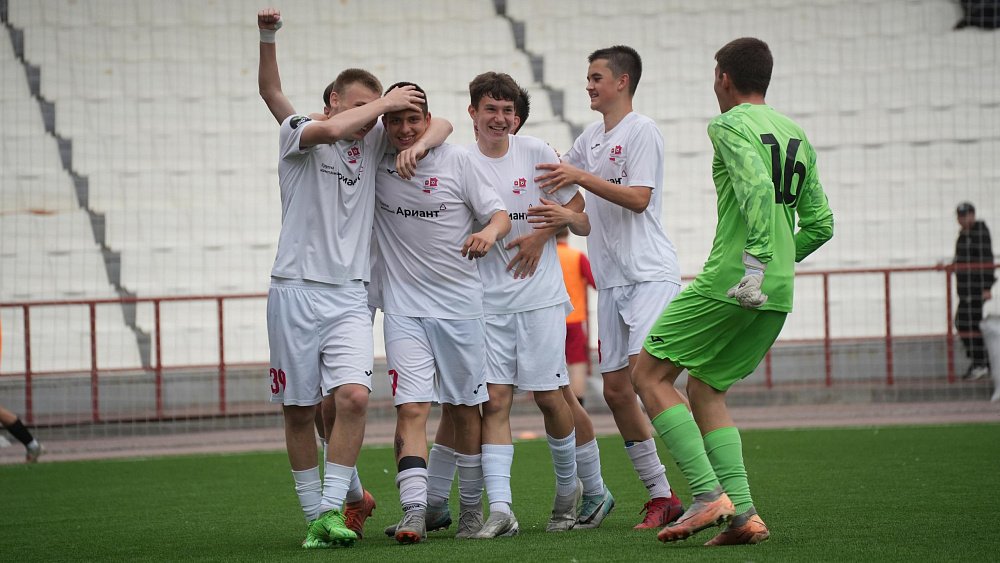 Челябинские команды укрепили свои позиции в первенстве Юношеской футбольной лиги