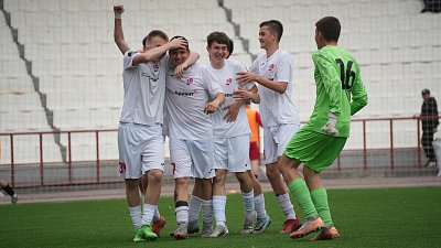 Челябинские команды укрепили свои позиции в первенстве Юношеской футбольной лиги