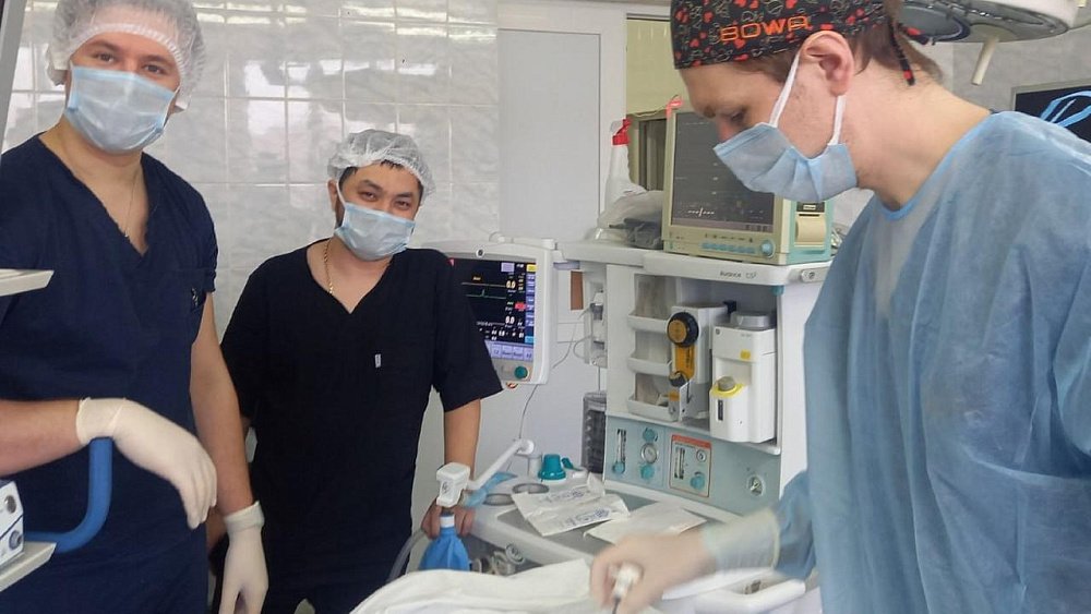 Магнитогорские хирурги спасли подростка с дырой в желудке