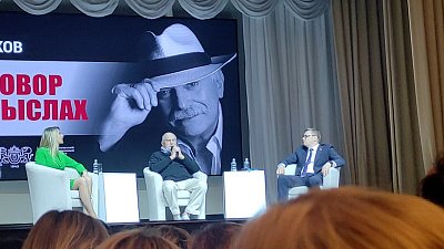 Никита Михалков провел встречу в ЮУрГУ