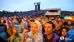 Флайборд-шоу, военный оркестр и Shaman: Магнитогорск отмечает юбилей