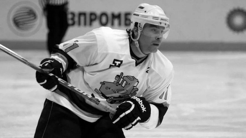 Ушел из жизни экс-капитан хоккейного клуба «Трактор» Олег Смирнов