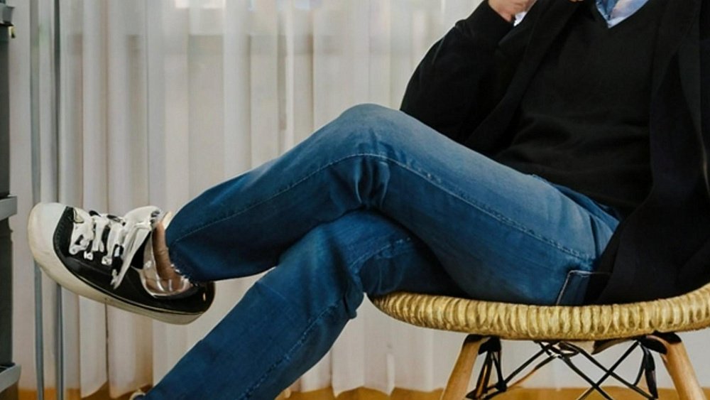 От позы нога на ногу развивается нейропатия