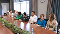 В Челябинске 700 выпускников закончили школу с медалью