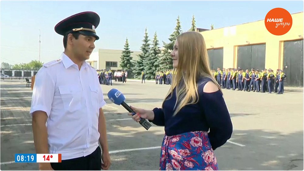 Репетиция торжественного построения у Отдела Госавтоинспекции в «Прямом включении»