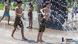 Жара +32 и купание в фонтанах: челябинцы спасаются от летнего зноя