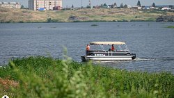 Алексей Текслер прогулялся по новой набережной реки Уй