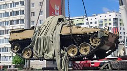 Трофейная техника НАТО отправляется в Челябинск