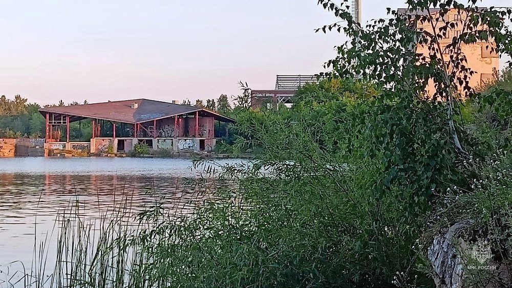 В Челябинске мужчина утонул в Изумрудном карьере