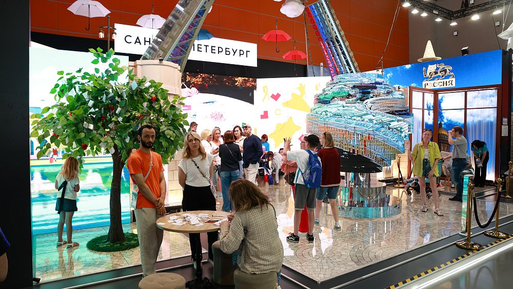 5 млн впечатлений: россияне и зарубежные гости познакомились с экспозицией Санкт‑Петербурга на выставке «Россия»