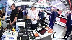 Алексей Текслер посетил коллективный стенд Челябинской области на «Иннопроме‑2024»