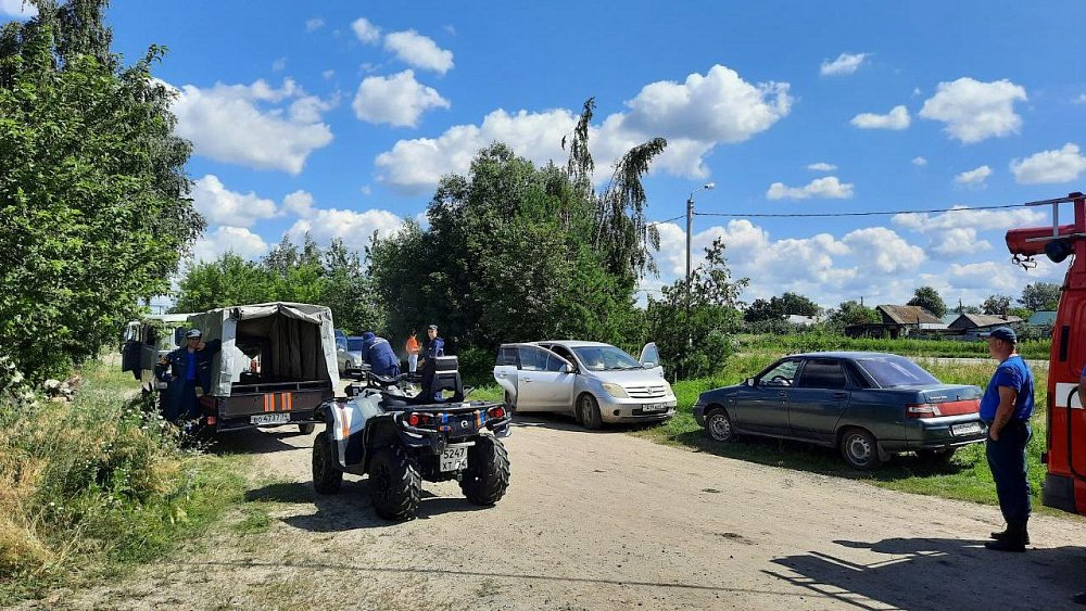 В Еткульском районе пропавшего подростка ищут в садах