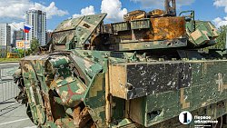 Губернатор Челябинской области посетил выставку трофейной техники НАТО