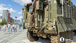 Губернатор Челябинской области посетил выставку трофейной техники НАТО