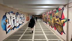 Подземку на «Детском мире» в Челябинске украсили граффити