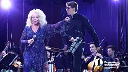 Дали джазу! «Курчатов фест» в Челябинске открыли Лариса Долина и Олег Аккуратов