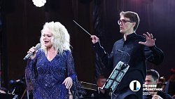 Дали джазу! «Курчатов фест» в Челябинске открыли Лариса Долина и Олег Аккуратов