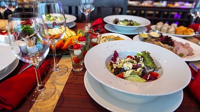 В Челябинске заказывают еду на работу 14% сотрудников